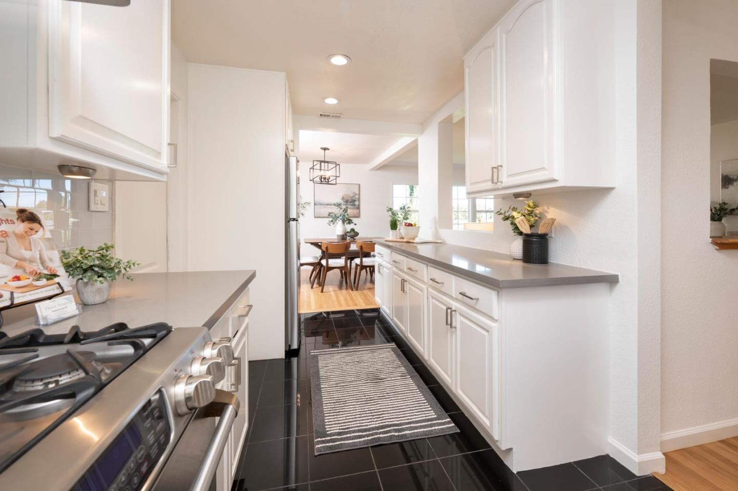 Detail Gallery Image 16 of 51 For 128 42nd Ave, San Mateo,  CA 94403 - 4 Beds | 2 Baths