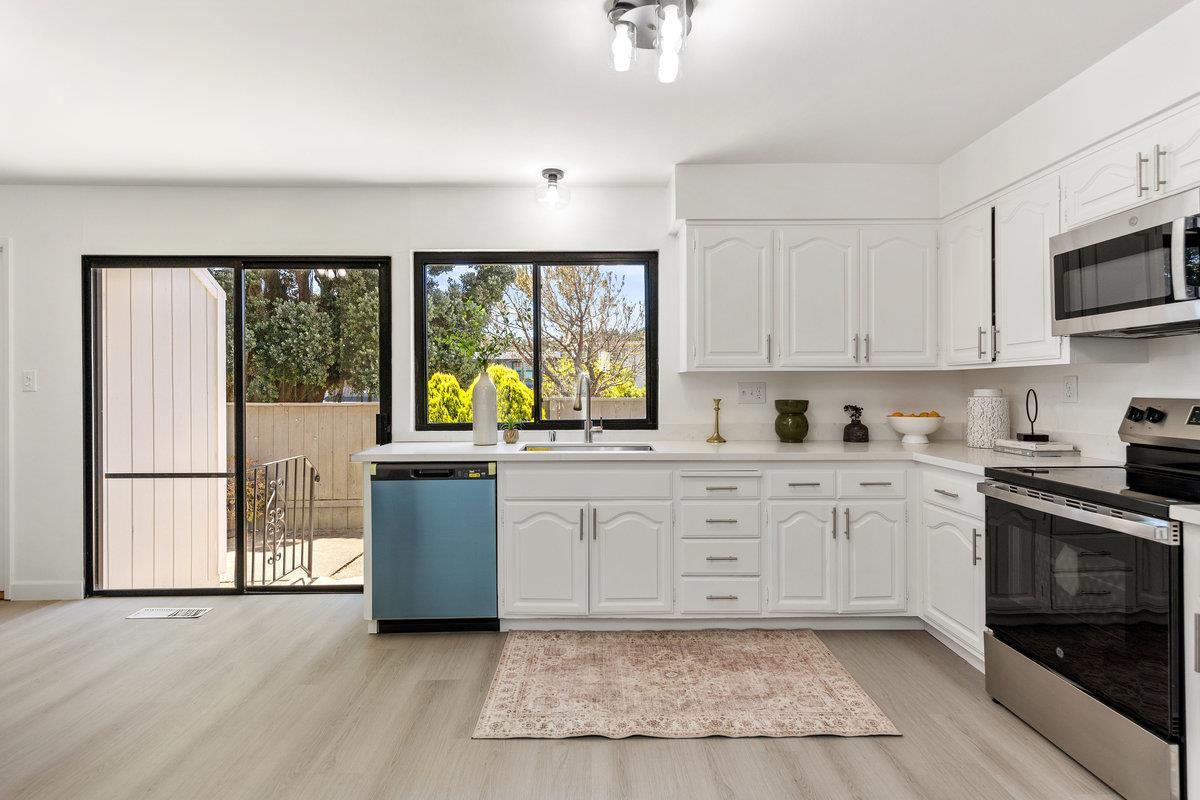 Detail Gallery Image 10 of 34 For 2449 Unwin Ct, South San Francisco,  CA 94080 - 4 Beds | 2/1 Baths