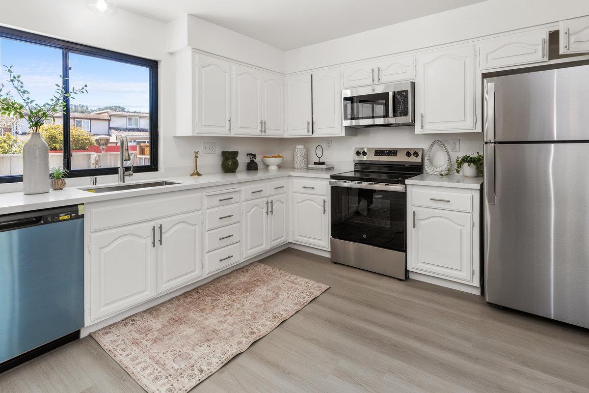 Detail Gallery Image 11 of 34 For 2449 Unwin Ct, South San Francisco,  CA 94080 - 4 Beds | 2/1 Baths