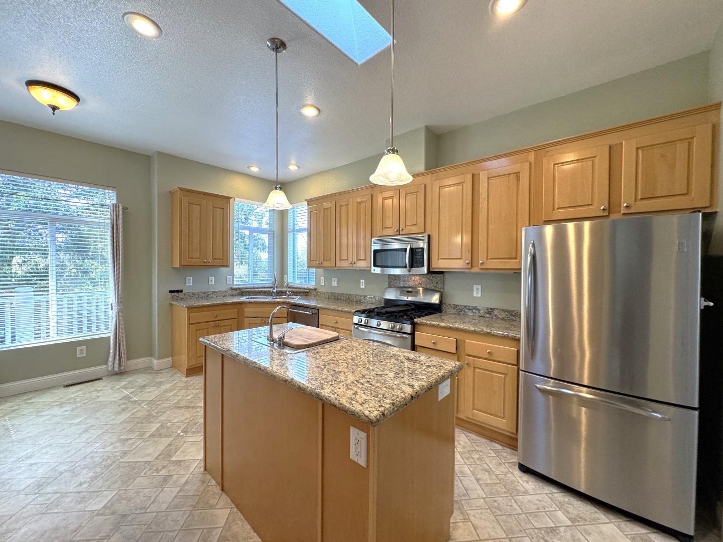 Detail Gallery Image 10 of 30 For 69 Creekside Dr #69,  Half Moon Bay,  CA 94019 - 3 Beds | 2 Baths