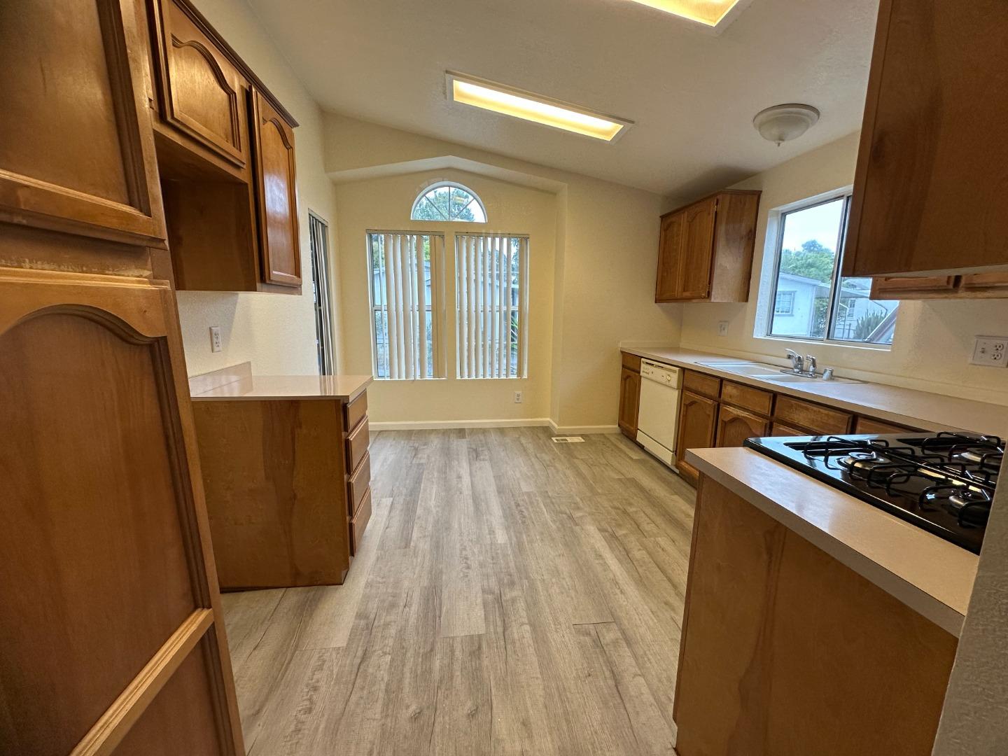 Detail Gallery Image 5 of 19 For 60 Rancho Dr #60,  Sonoma,  CA 95476 - 3 Beds | 2 Baths