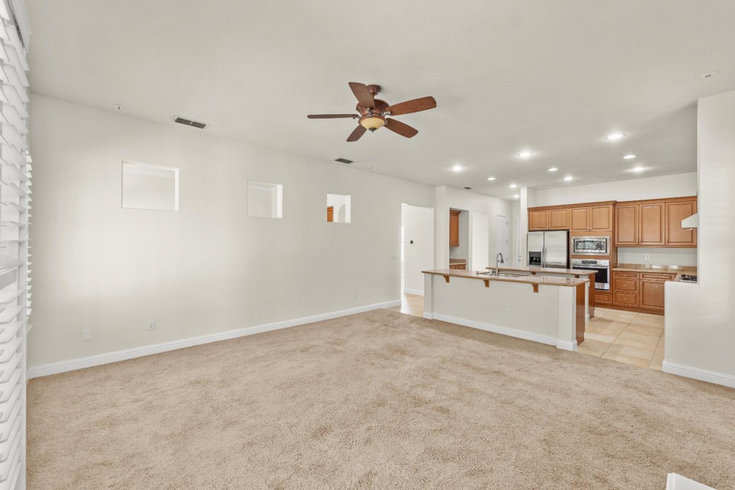 Detail Gallery Image 13 of 69 For 9555 Pinehurst Dr, Roseville,  CA 95747 - 5 Beds | 3/1 Baths