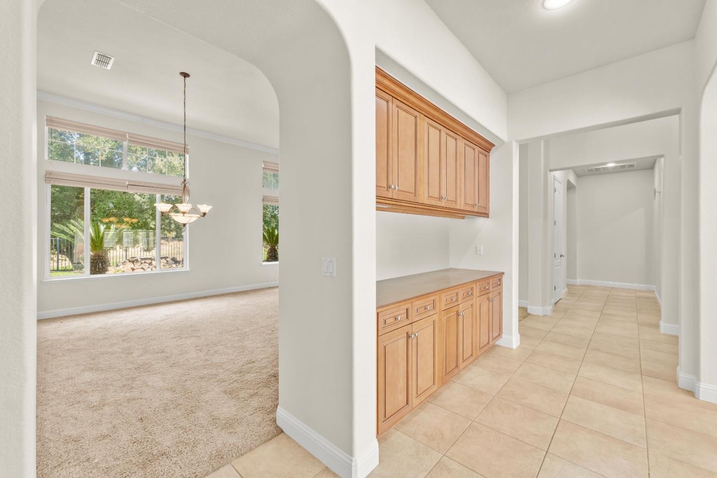 Detail Gallery Image 18 of 69 For 9555 Pinehurst Dr, Roseville,  CA 95747 - 5 Beds | 3/1 Baths