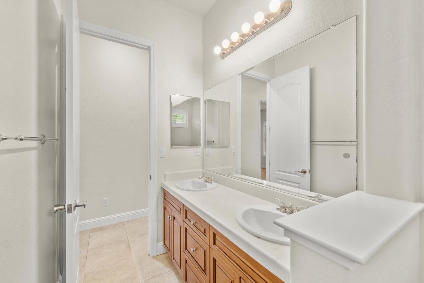 Detail Gallery Image 27 of 69 For 9555 Pinehurst Dr, Roseville,  CA 95747 - 5 Beds | 3/1 Baths