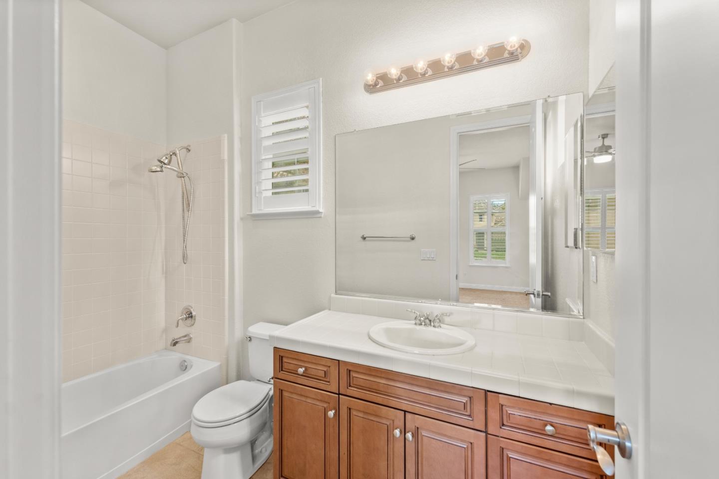 Detail Gallery Image 34 of 69 For 9555 Pinehurst Dr, Roseville,  CA 95747 - 5 Beds | 3/1 Baths