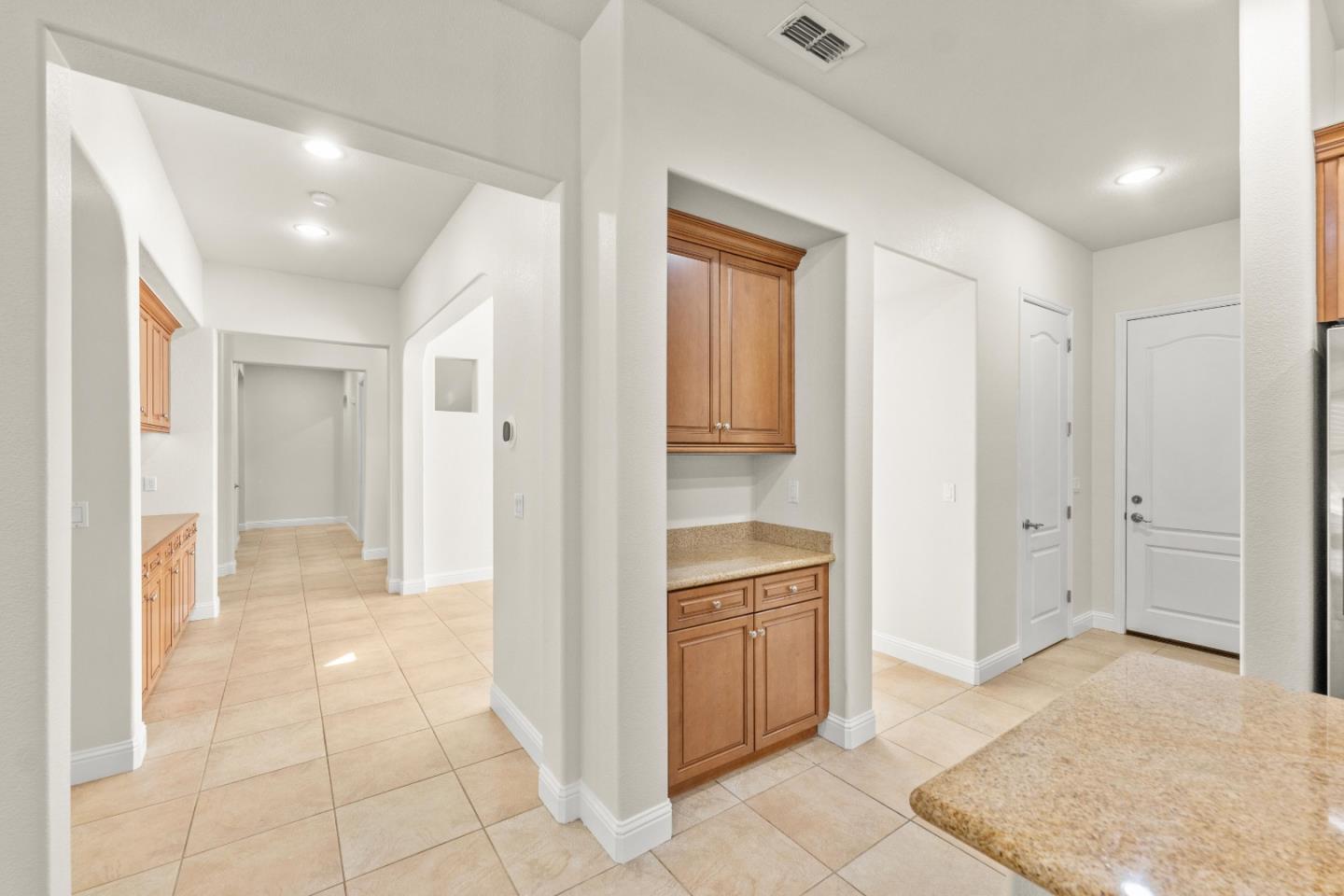 Detail Gallery Image 37 of 69 For 9555 Pinehurst Dr, Roseville,  CA 95747 - 5 Beds | 3/1 Baths