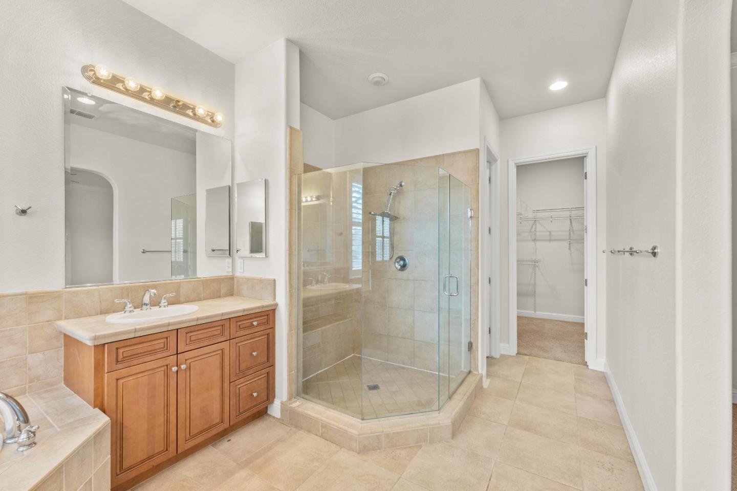 Detail Gallery Image 41 of 69 For 9555 Pinehurst Dr, Roseville,  CA 95747 - 5 Beds | 3/1 Baths