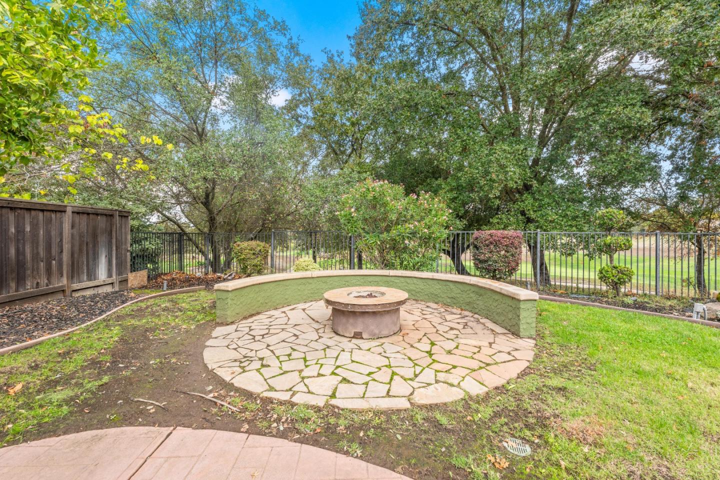 Detail Gallery Image 45 of 69 For 9555 Pinehurst Dr, Roseville,  CA 95747 - 5 Beds | 3/1 Baths