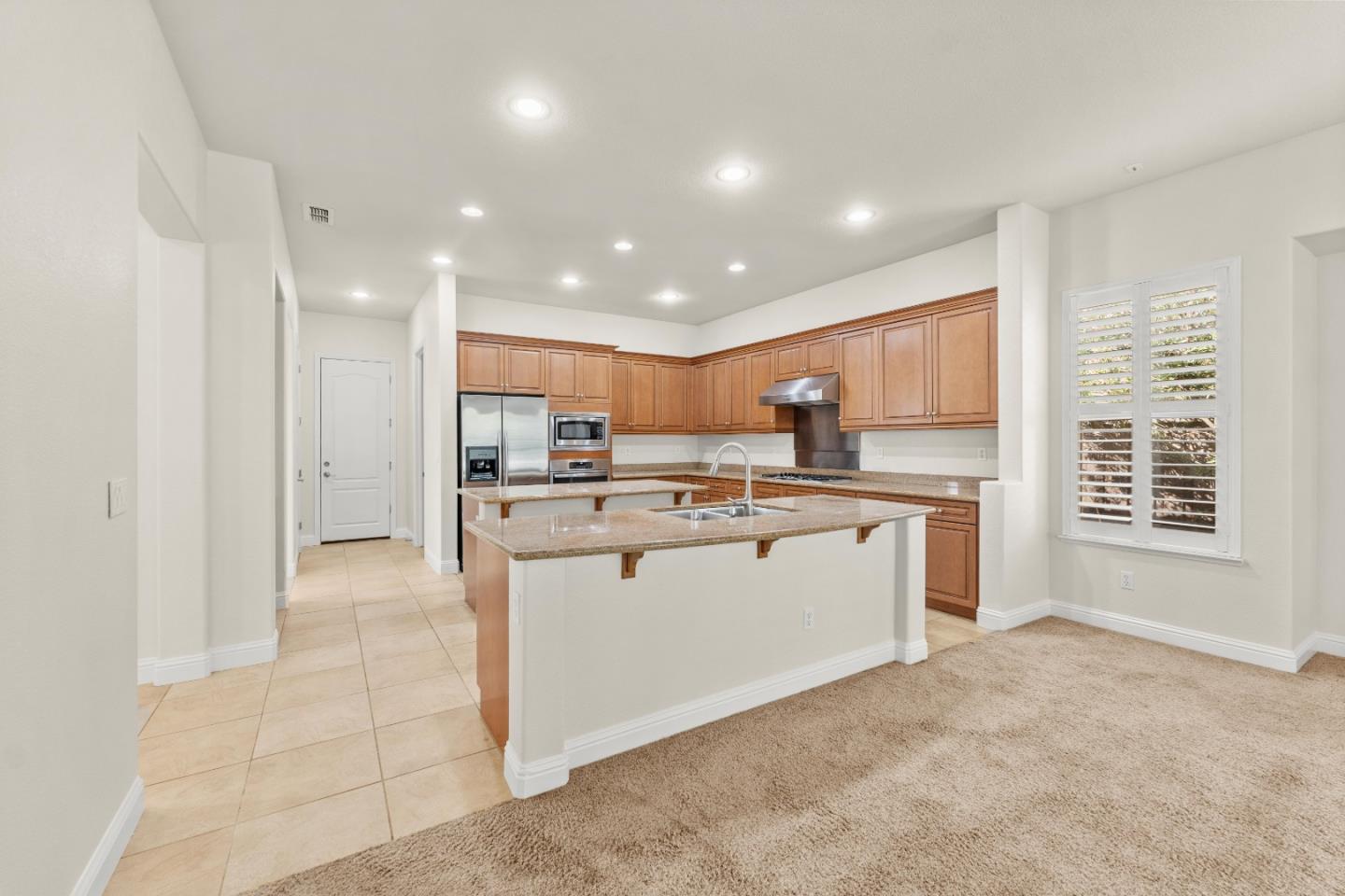 Detail Gallery Image 6 of 69 For 9555 Pinehurst Dr, Roseville,  CA 95747 - 5 Beds | 3/1 Baths