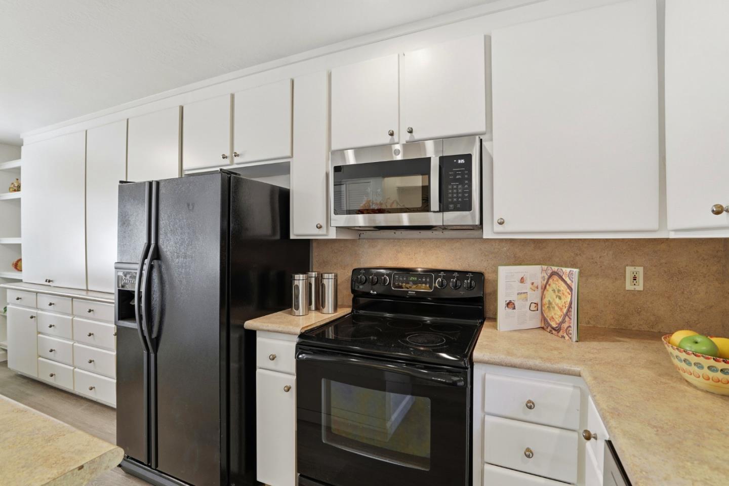 Detail Gallery Image 14 of 38 For 215 Elm Wood Ct, Los Gatos,  CA 95032 - 3 Beds | 2/1 Baths