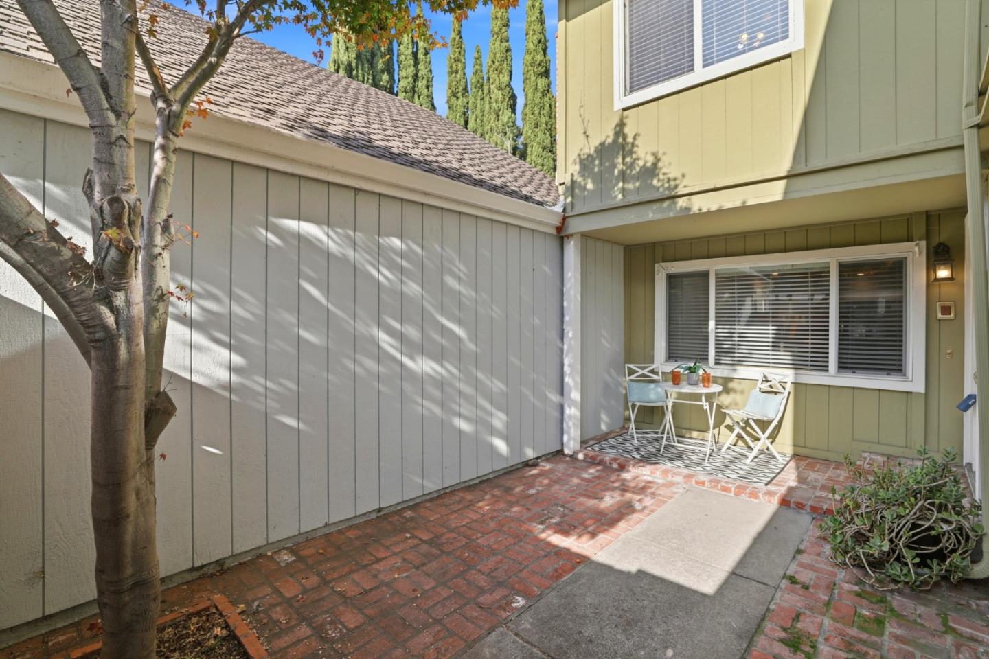 Detail Gallery Image 3 of 38 For 215 Elm Wood Ct, Los Gatos,  CA 95032 - 3 Beds | 2/1 Baths