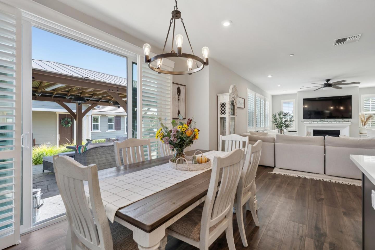 Detail Gallery Image 13 of 57 For 95 Jagla St, Cotati,  CA 94931 - 4 Beds | 4 Baths