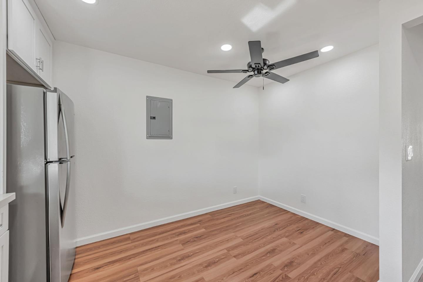 Detail Gallery Image 11 of 30 For 25654 Franklin Ave, Hayward,  CA 94544 - 3 Beds | 2 Baths