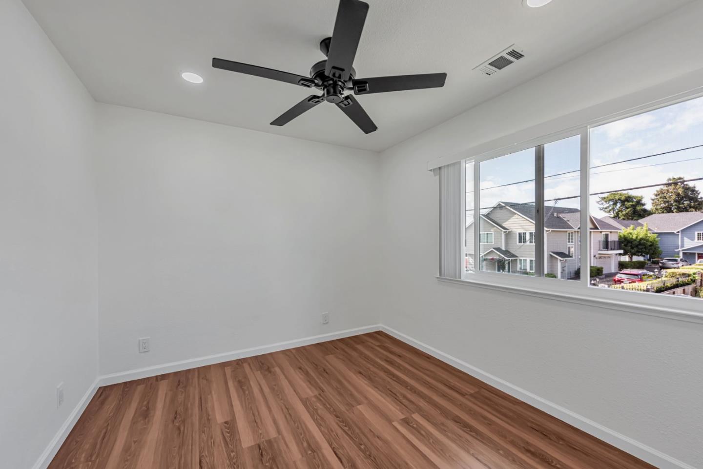 Detail Gallery Image 12 of 30 For 25654 Franklin Ave, Hayward,  CA 94544 - 3 Beds | 2 Baths