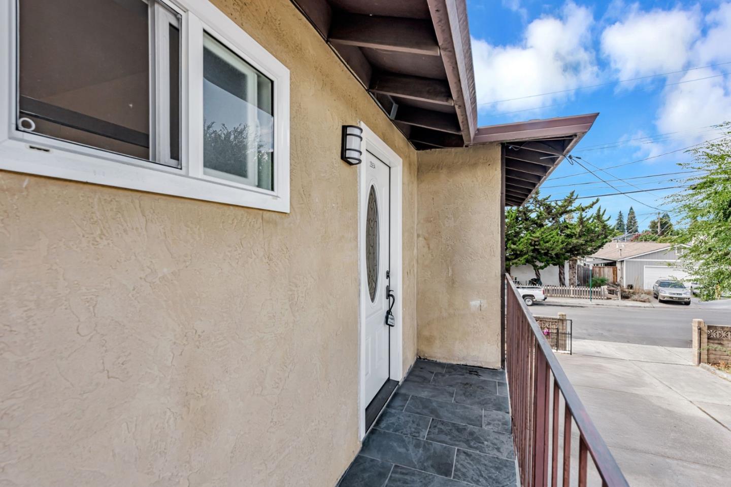 Detail Gallery Image 3 of 30 For 25654 Franklin Ave, Hayward,  CA 94544 - 3 Beds | 2 Baths