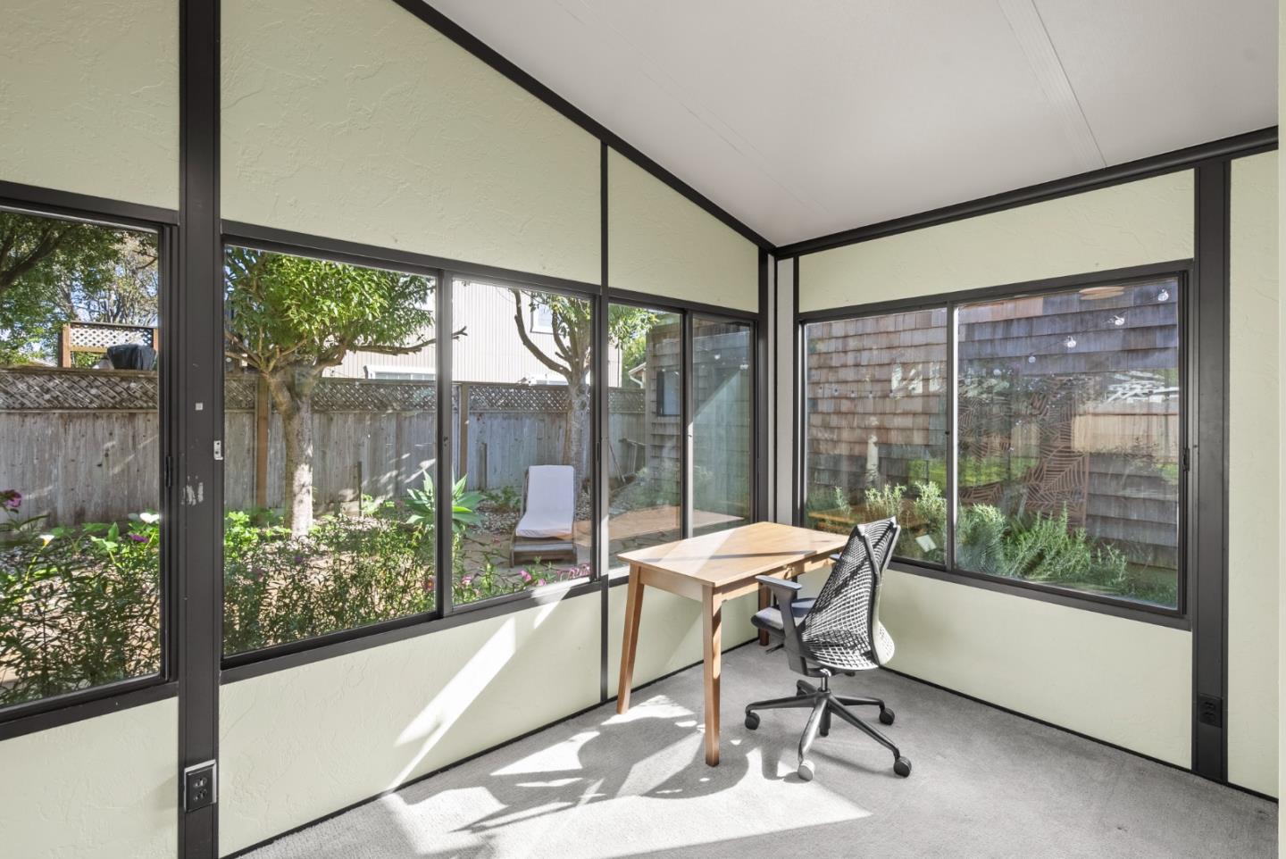 Detail Gallery Image 11 of 34 For 414 Vermont Ave, Moss Beach,  CA 94038 - 3 Beds | 2 Baths