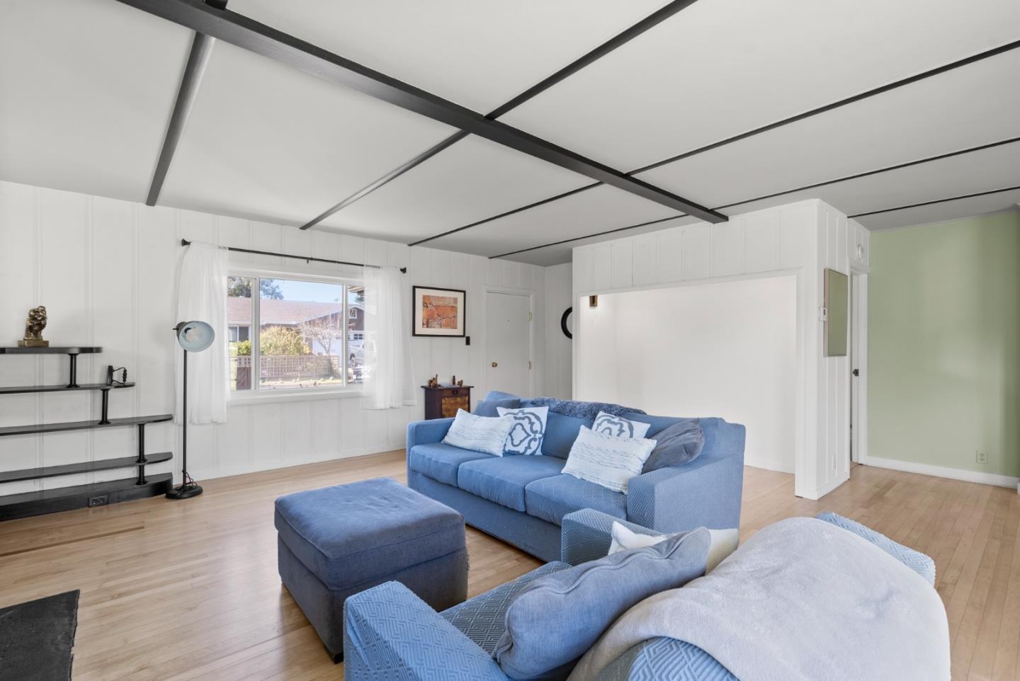 Detail Gallery Image 2 of 34 For 414 Vermont Ave, Moss Beach,  CA 94038 - 3 Beds | 2 Baths