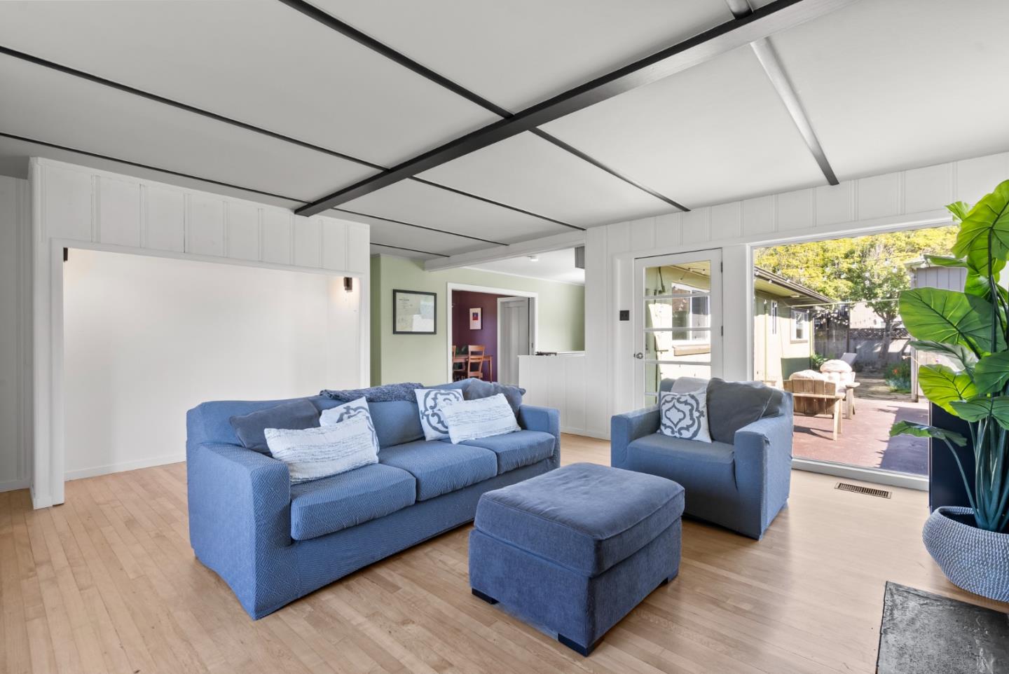 Detail Gallery Image 4 of 34 For 414 Vermont Ave, Moss Beach,  CA 94038 - 3 Beds | 2 Baths