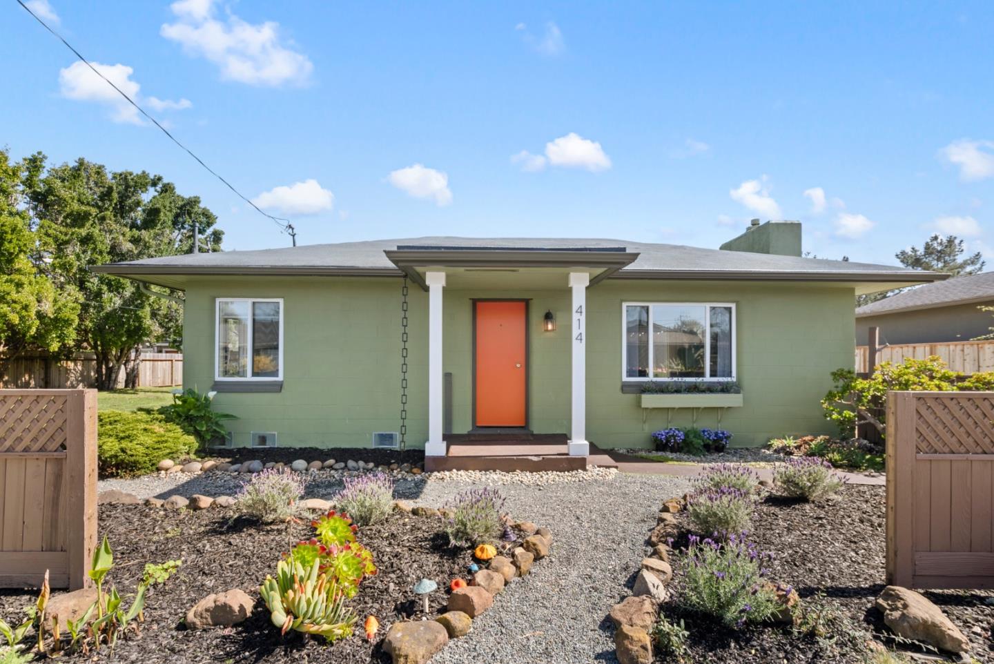Detail Gallery Image 9 of 34 For 414 Vermont Ave, Moss Beach,  CA 94038 - 3 Beds | 2 Baths