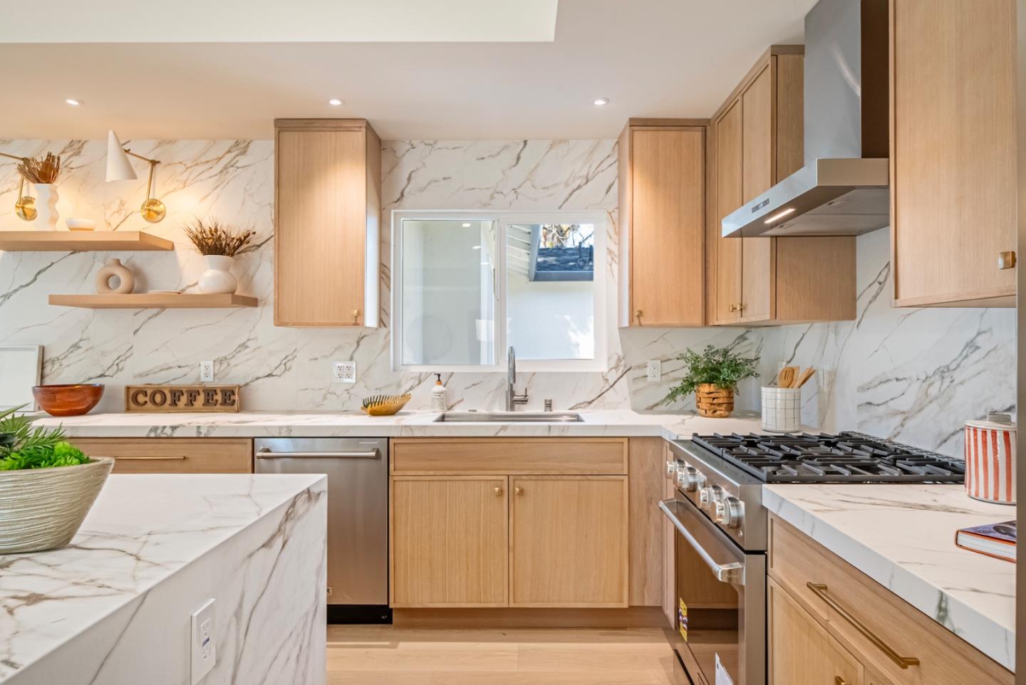 Detail Gallery Image 13 of 43 For 4599 Tilbury Dr, San Jose,  CA 95130 - 4 Beds | 3 Baths