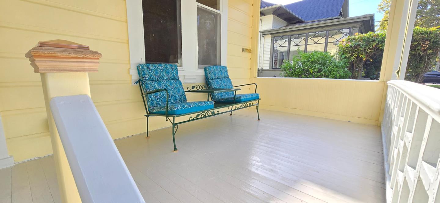 Detail Gallery Image 4 of 9 For 375 South St, Hollister,  CA 95023 - 2 Beds | 1/1 Baths