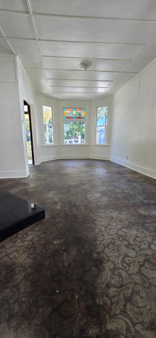 Detail Gallery Image 6 of 9 For 375 South St, Hollister,  CA 95023 - 2 Beds | 1/1 Baths