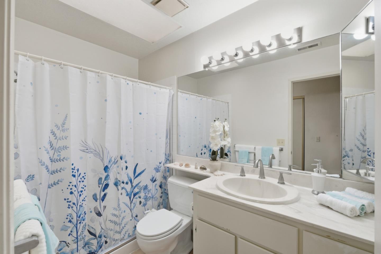 Detail Gallery Image 29 of 34 For 8423 Chenin Blanc Ln, San Jose,  CA 95135 - 3 Beds | 2 Baths