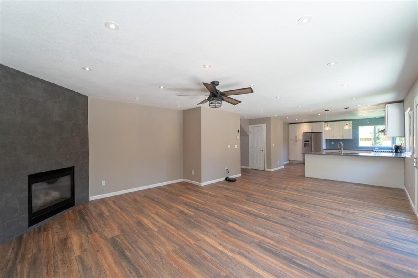 Detail Gallery Image 4 of 7 For 3330 Konig Ct, Stockton,  CA 95206 - 4 Beds | 3/1 Baths