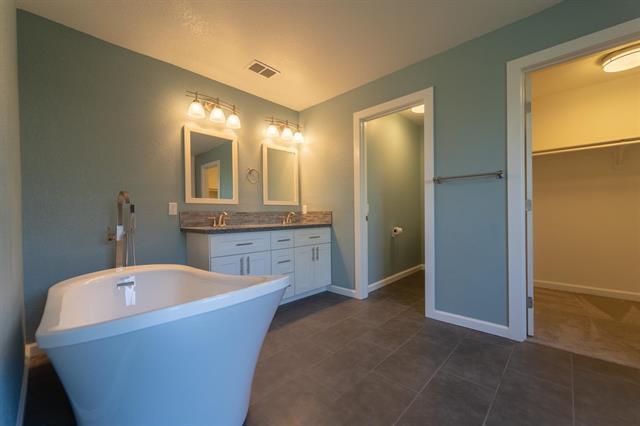 Detail Gallery Image 6 of 7 For 3330 Konig Ct, Stockton,  CA 95206 - 4 Beds | 3/1 Baths
