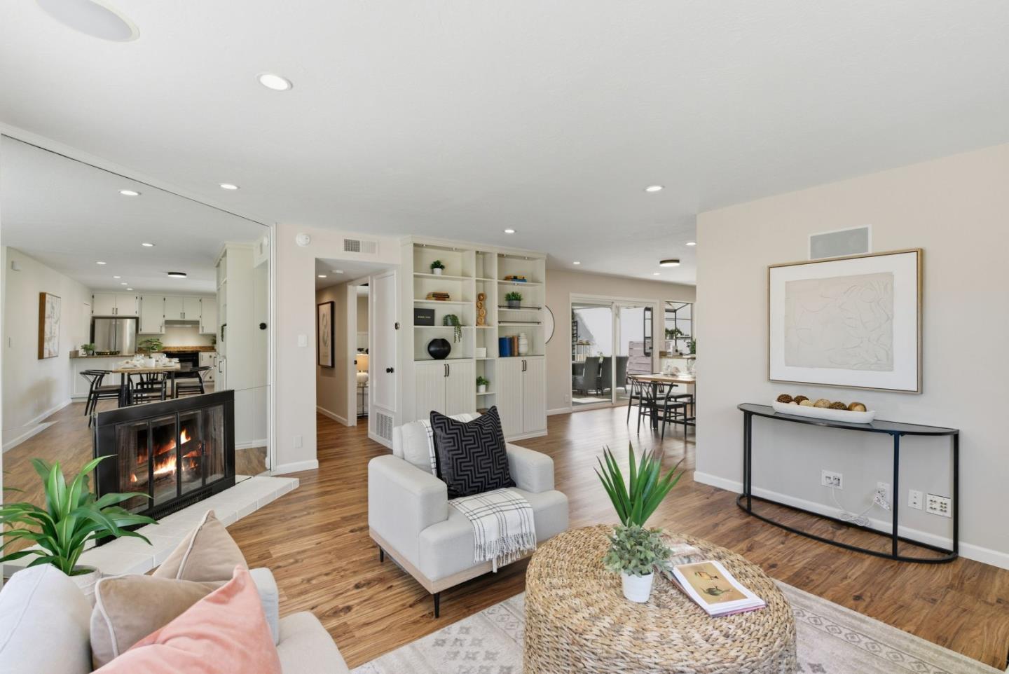 Detail Gallery Image 10 of 43 For 3891 Marfrance Dr, San Jose,  CA 95121 - 2 Beds | 2 Baths