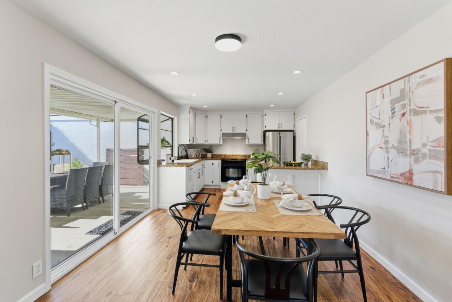 Detail Gallery Image 12 of 43 For 3891 Marfrance Dr, San Jose,  CA 95121 - 2 Beds | 2 Baths