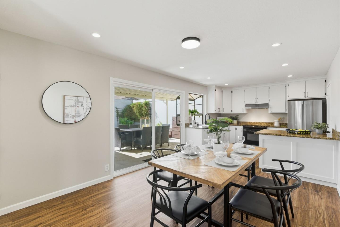 Detail Gallery Image 13 of 43 For 3891 Marfrance Dr, San Jose,  CA 95121 - 2 Beds | 2 Baths