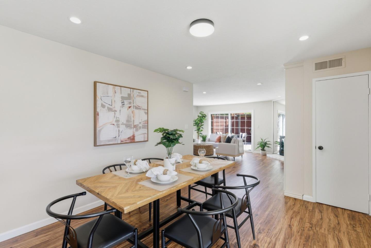 Detail Gallery Image 14 of 43 For 3891 Marfrance Dr, San Jose,  CA 95121 - 2 Beds | 2 Baths