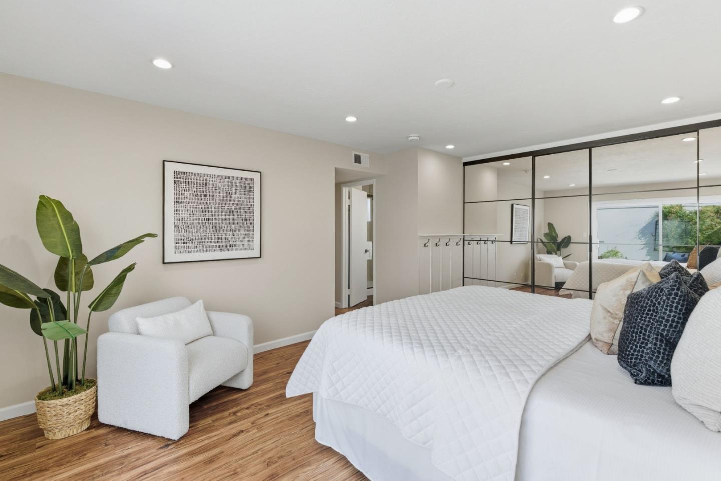 Detail Gallery Image 26 of 43 For 3891 Marfrance Dr, San Jose,  CA 95121 - 2 Beds | 2 Baths