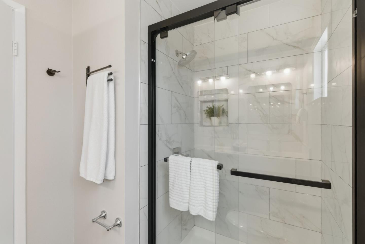 Detail Gallery Image 28 of 43 For 3891 Marfrance Dr, San Jose,  CA 95121 - 2 Beds | 2 Baths