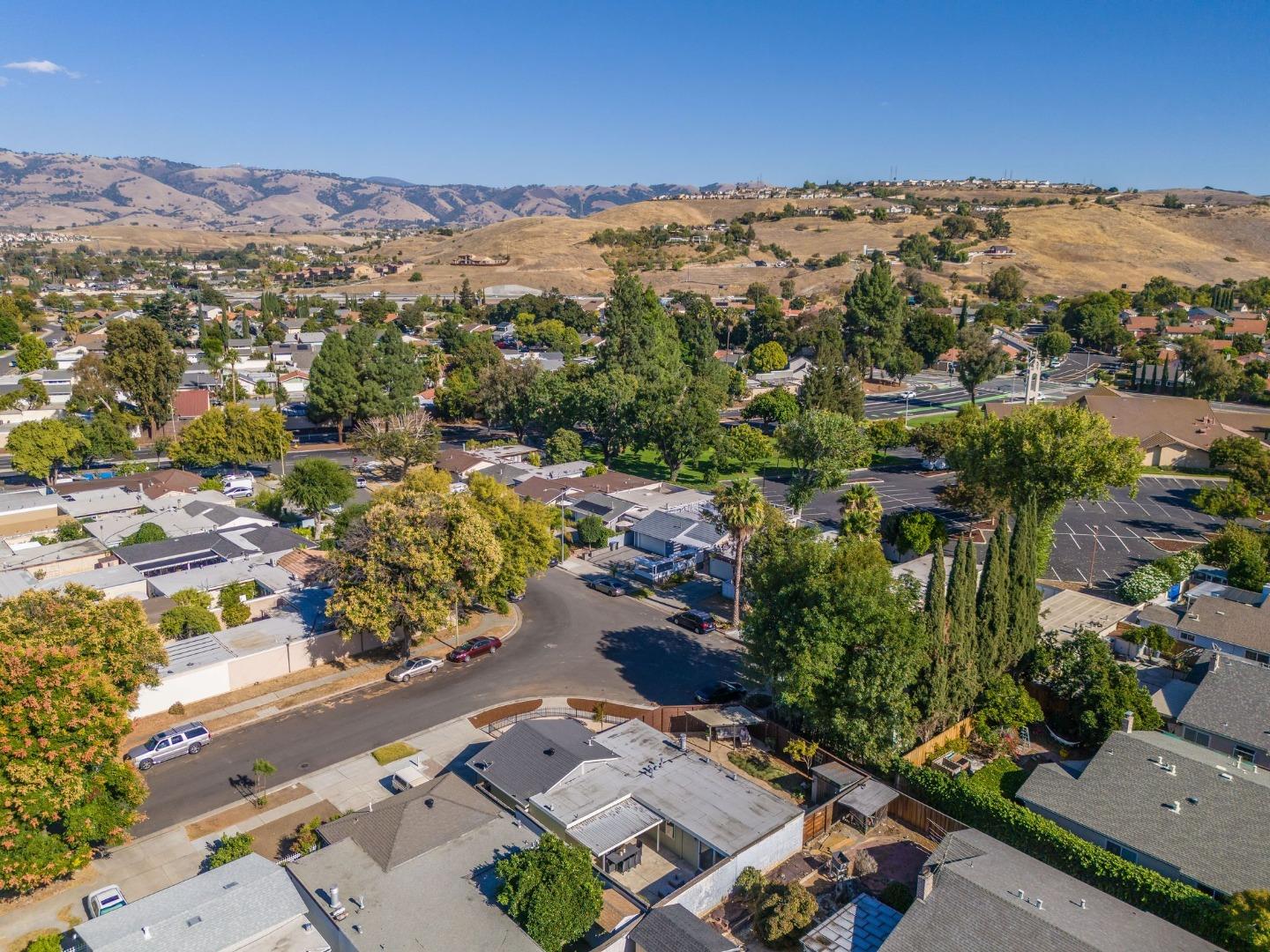 Detail Gallery Image 38 of 43 For 3891 Marfrance Dr, San Jose,  CA 95121 - 2 Beds | 2 Baths