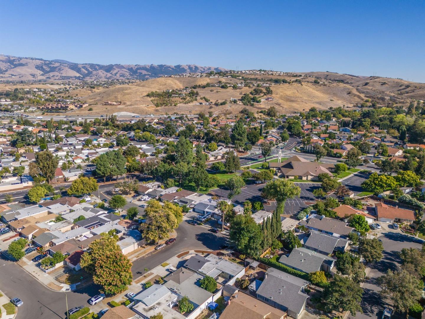 Detail Gallery Image 39 of 43 For 3891 Marfrance Dr, San Jose,  CA 95121 - 2 Beds | 2 Baths