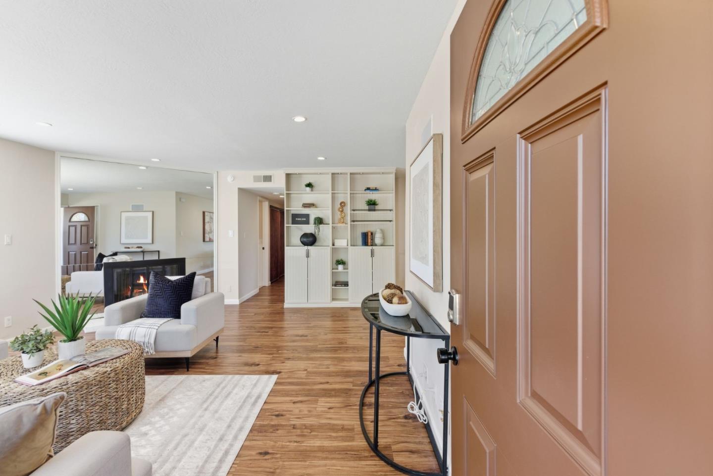 Detail Gallery Image 6 of 43 For 3891 Marfrance Dr, San Jose,  CA 95121 - 2 Beds | 2 Baths