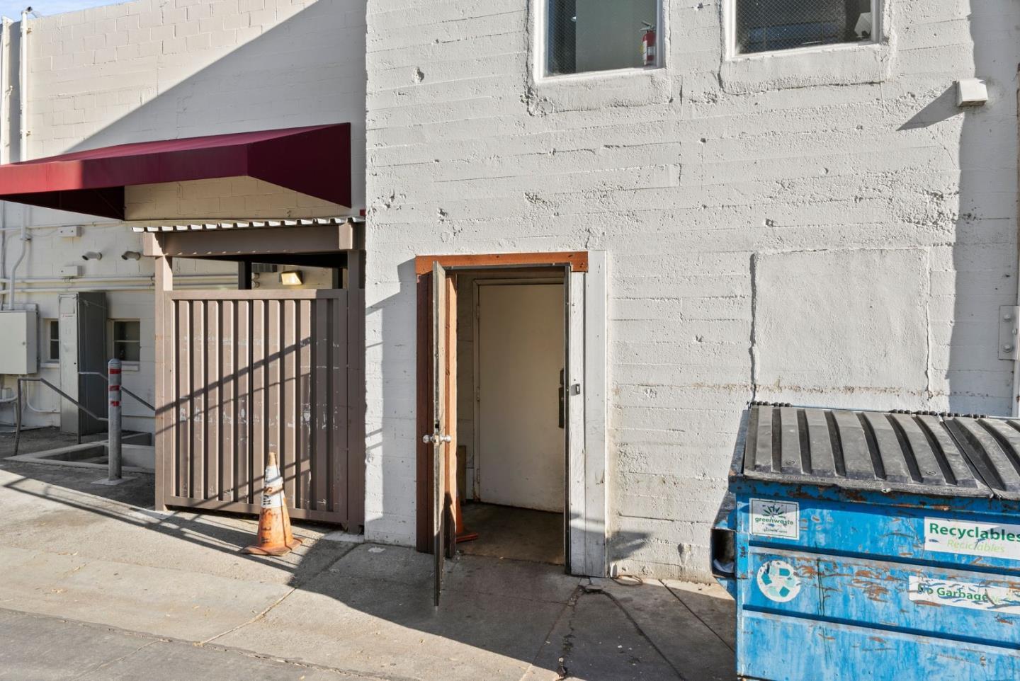 Detail Gallery Image 9 of 53 For 558-560 Waverley St, Palo Alto,  CA 94301 - – Beds | – Baths