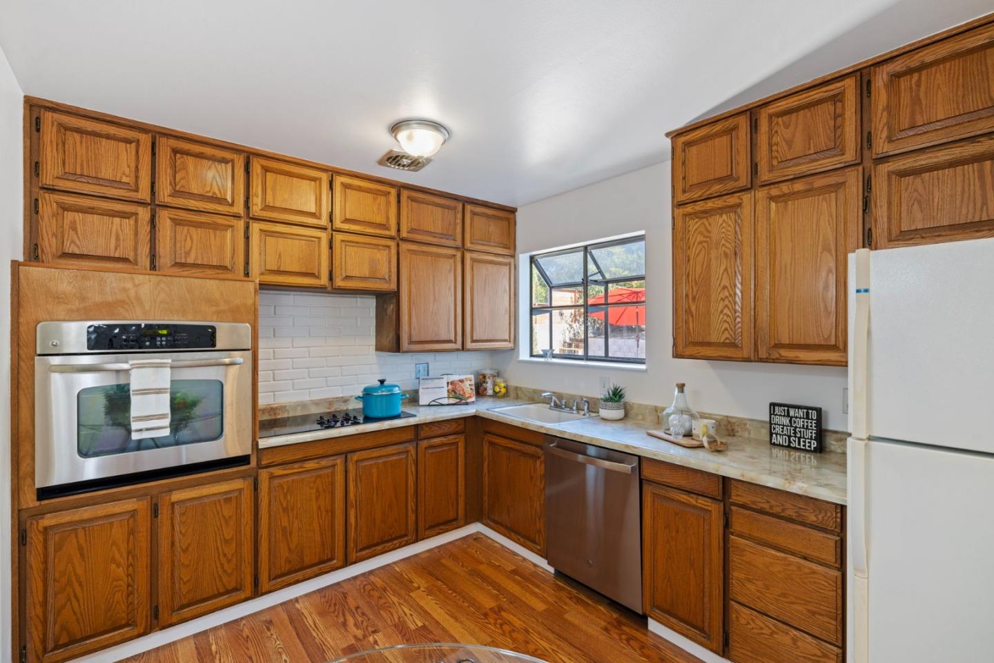 Detail Gallery Image 17 of 67 For 2425 Crestmoor Dr, San Bruno,  CA 94066 - 3 Beds | 2 Baths