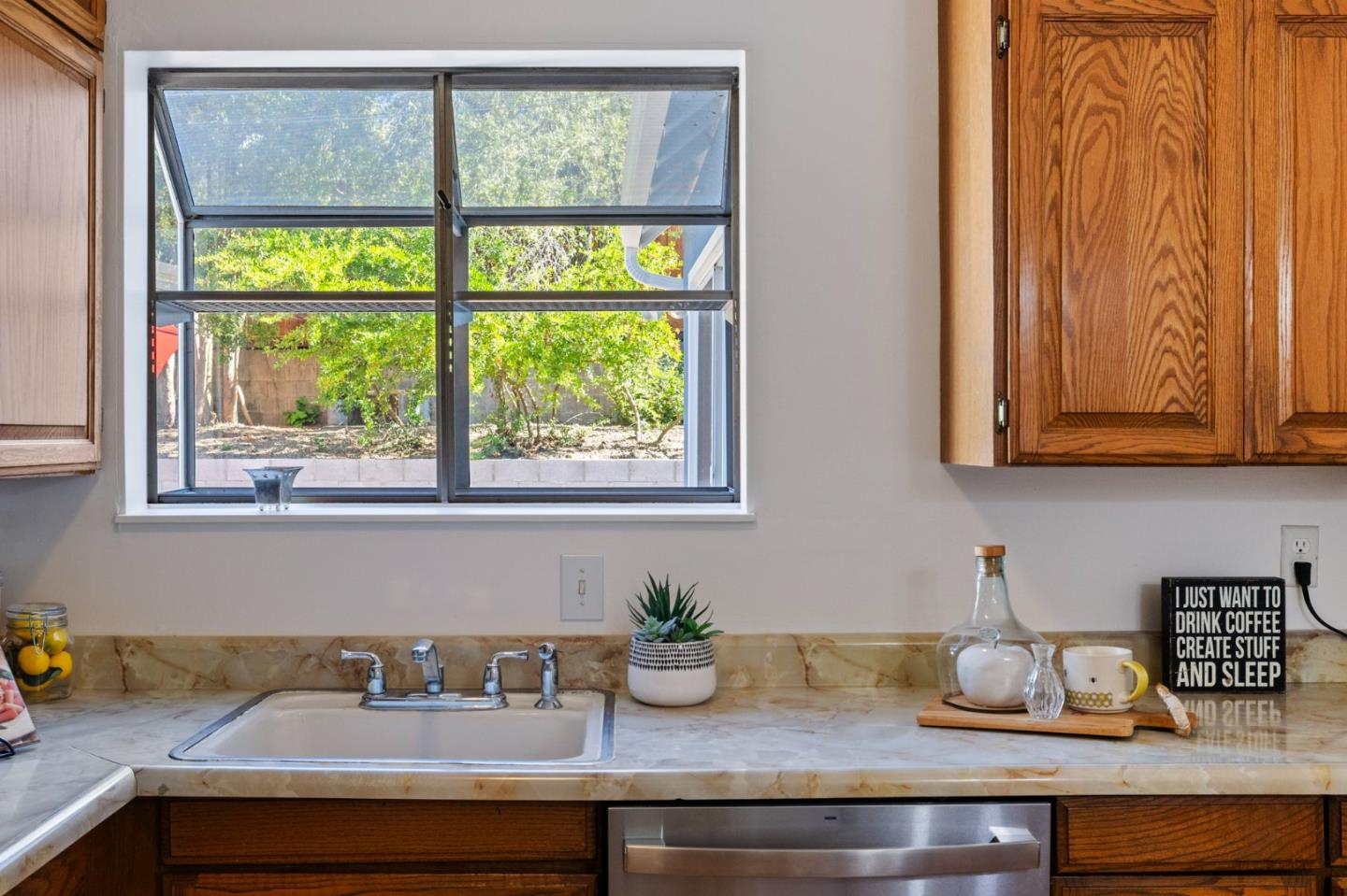 Detail Gallery Image 19 of 67 For 2425 Crestmoor Dr, San Bruno,  CA 94066 - 3 Beds | 2 Baths