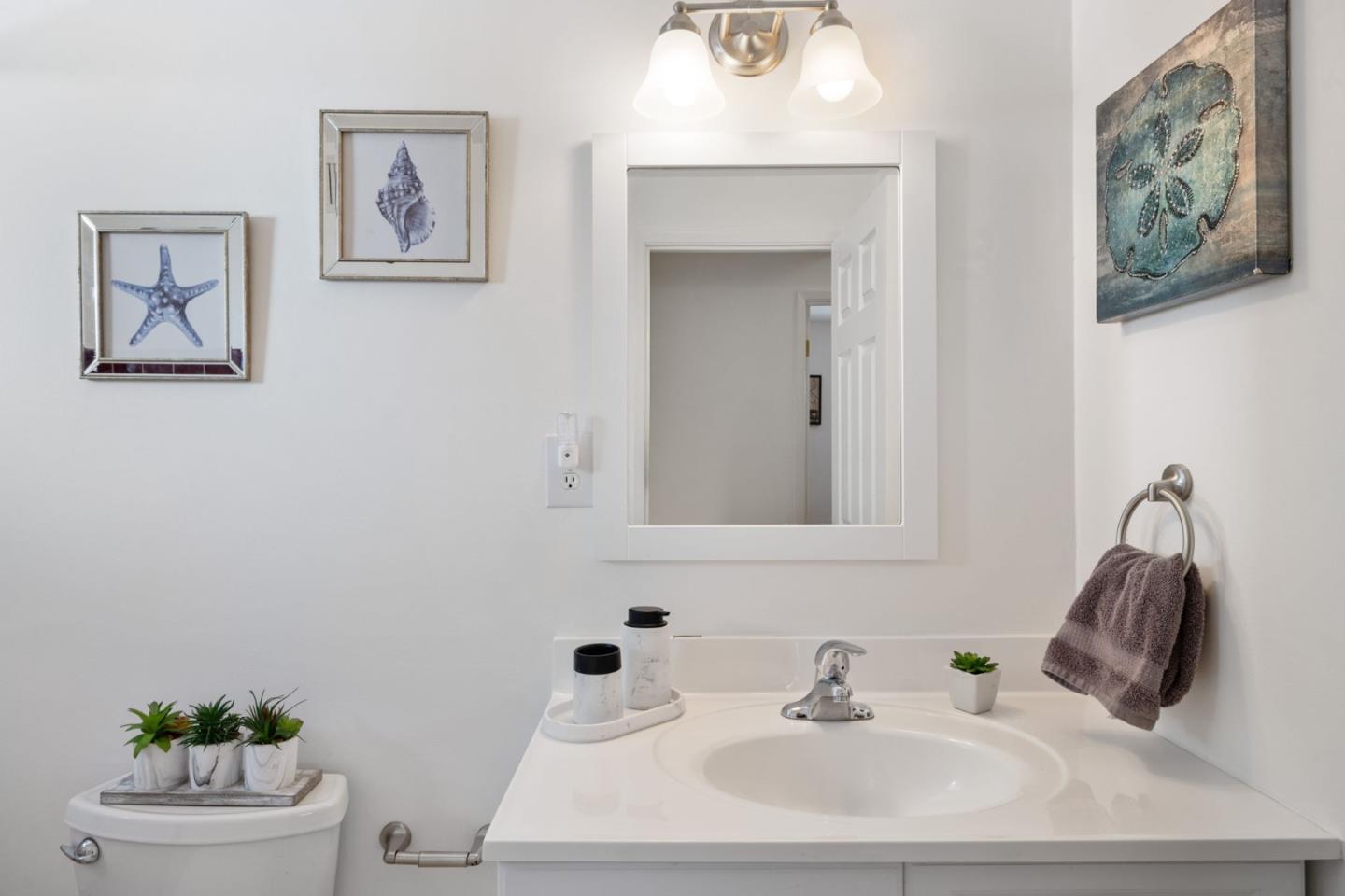 Detail Gallery Image 27 of 67 For 2425 Crestmoor Dr, San Bruno,  CA 94066 - 3 Beds | 2 Baths