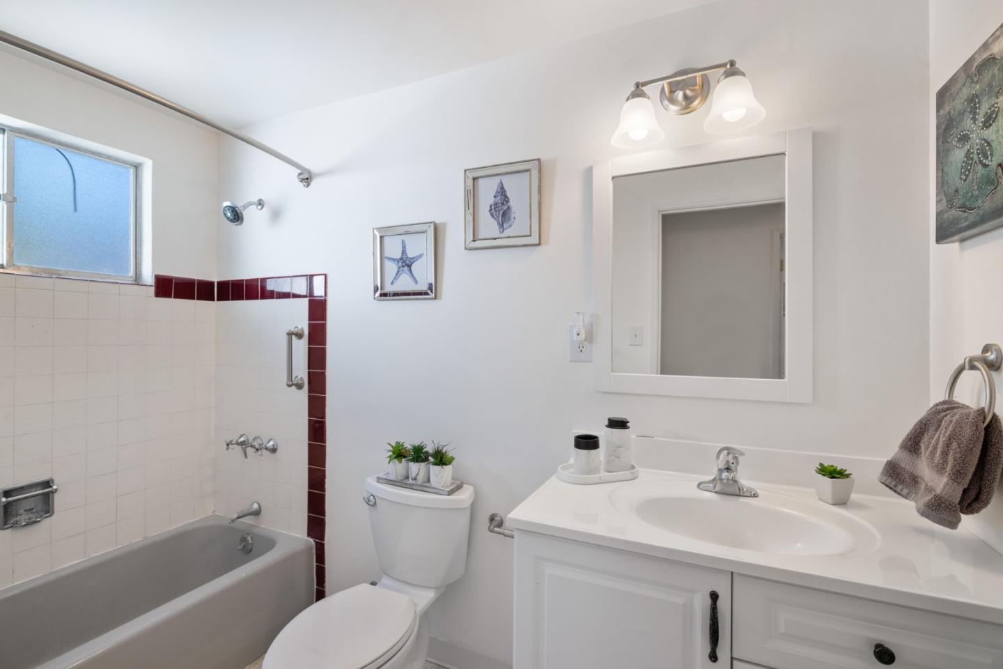 Detail Gallery Image 28 of 67 For 2425 Crestmoor Dr, San Bruno,  CA 94066 - 3 Beds | 2 Baths