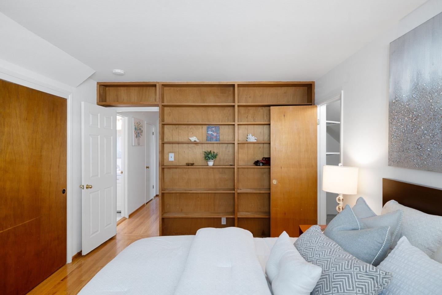 Detail Gallery Image 41 of 67 For 2425 Crestmoor Dr, San Bruno,  CA 94066 - 3 Beds | 2 Baths