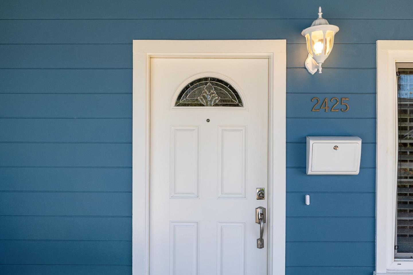 Detail Gallery Image 5 of 67 For 2425 Crestmoor Dr, San Bruno,  CA 94066 - 3 Beds | 2 Baths