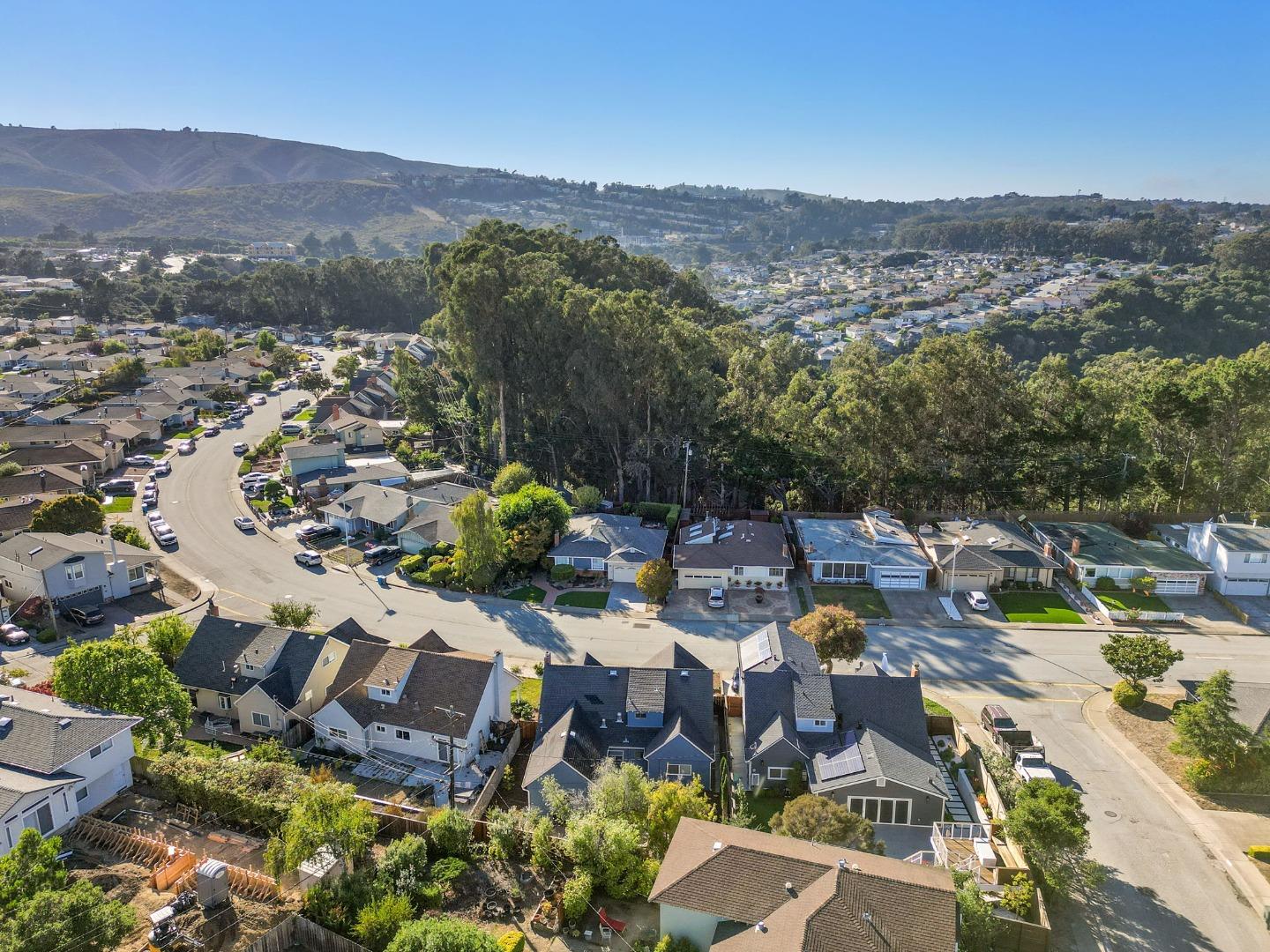 Detail Gallery Image 66 of 67 For 2425 Crestmoor Dr, San Bruno,  CA 94066 - 3 Beds | 2 Baths