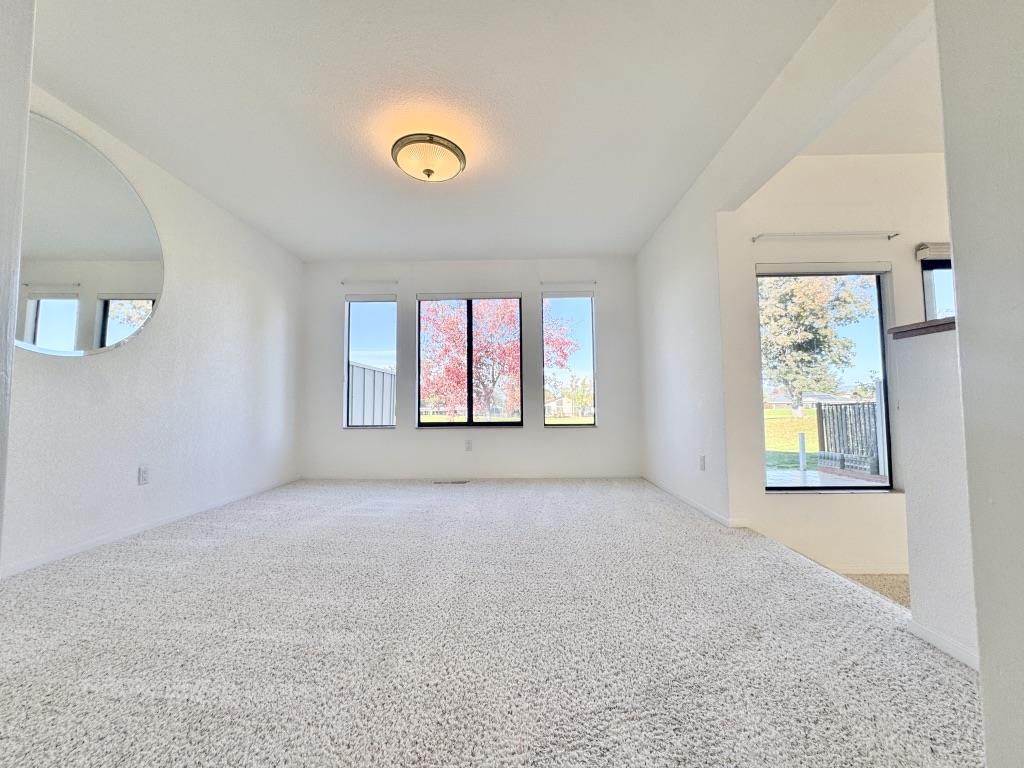 Detail Gallery Image 10 of 25 For 808 Duffin Dr, Hollister,  CA 95023 - 2 Beds | 2/1 Baths