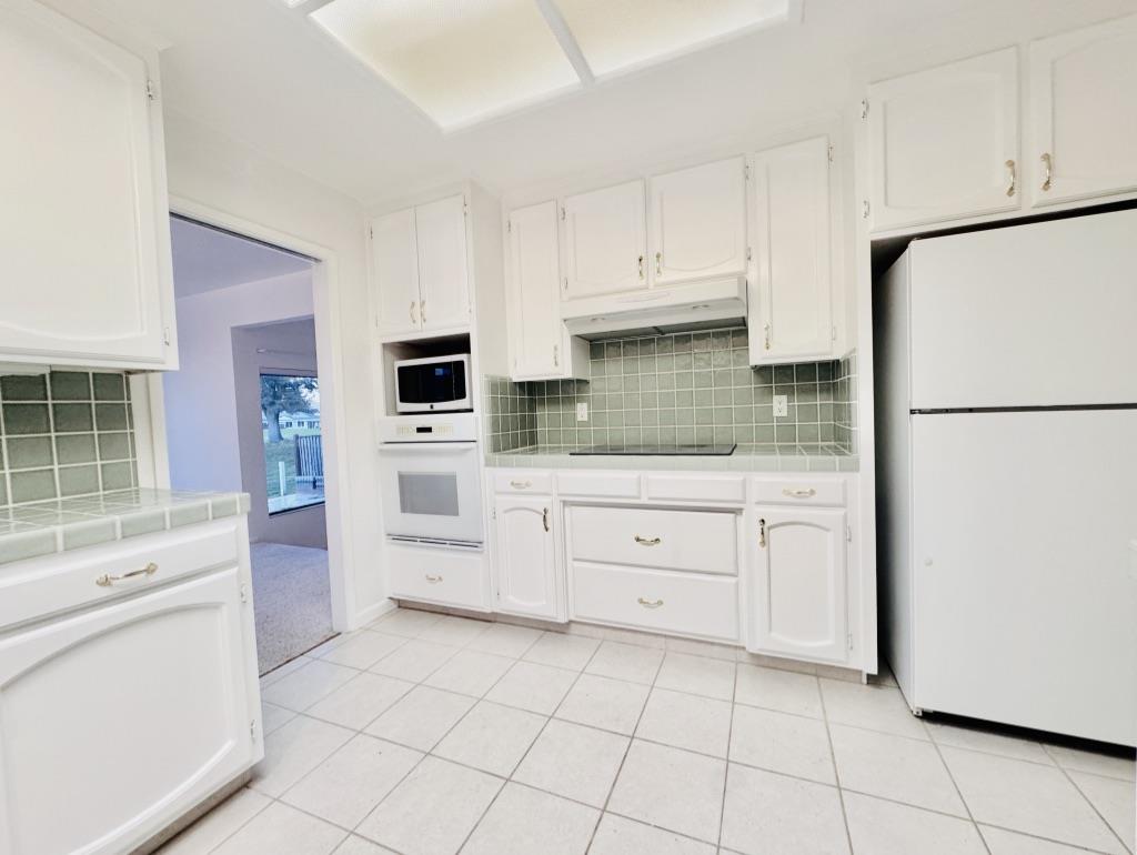 Detail Gallery Image 12 of 25 For 808 Duffin Dr, Hollister,  CA 95023 - 2 Beds | 2/1 Baths