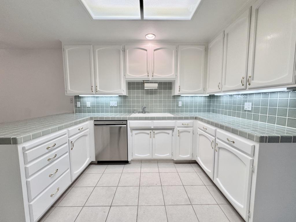 Detail Gallery Image 13 of 25 For 808 Duffin Dr, Hollister,  CA 95023 - 2 Beds | 2/1 Baths