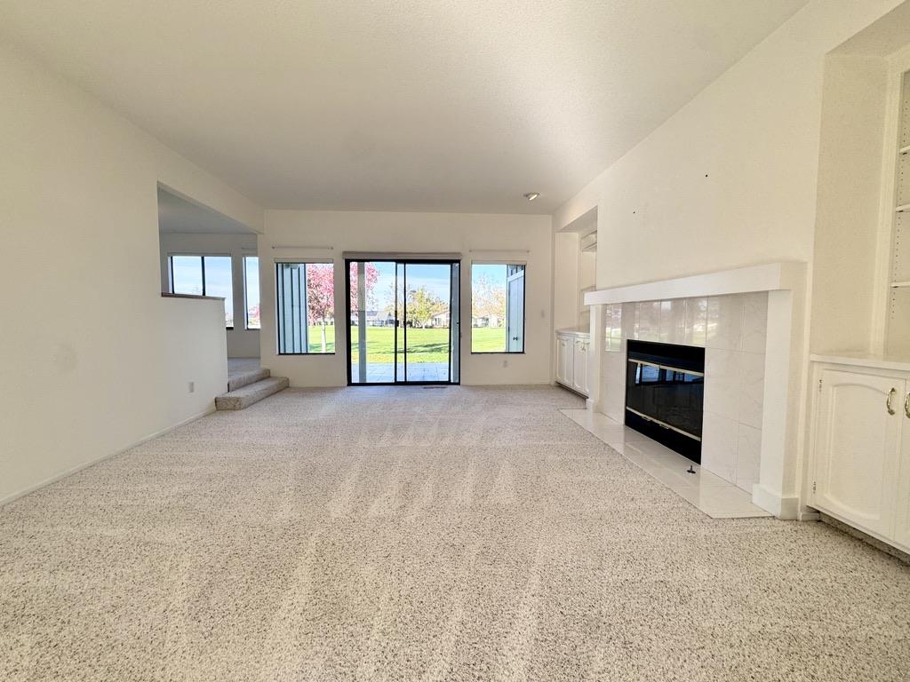 Detail Gallery Image 7 of 25 For 808 Duffin Dr, Hollister,  CA 95023 - 2 Beds | 2/1 Baths